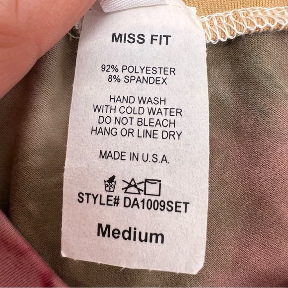 NWT Women’s Two-Piece Tie-Dye Lounge Set Short Sleeve Top & Pants SIZE MEDIUM - Picture 5 of 8